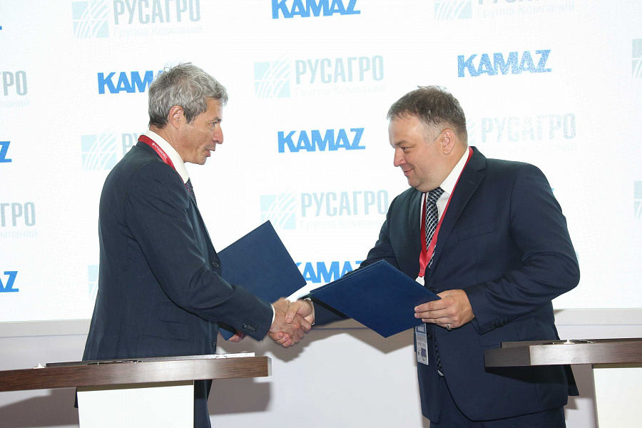 «КАМАЗ» и «Русагро» подписали соглашение о сотрудничестве